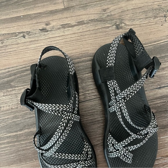 Chaco Sandals Women's 10 ZX/2 Black Striped Double Strap Adjustable Gorpcore - Picture 3 of 7